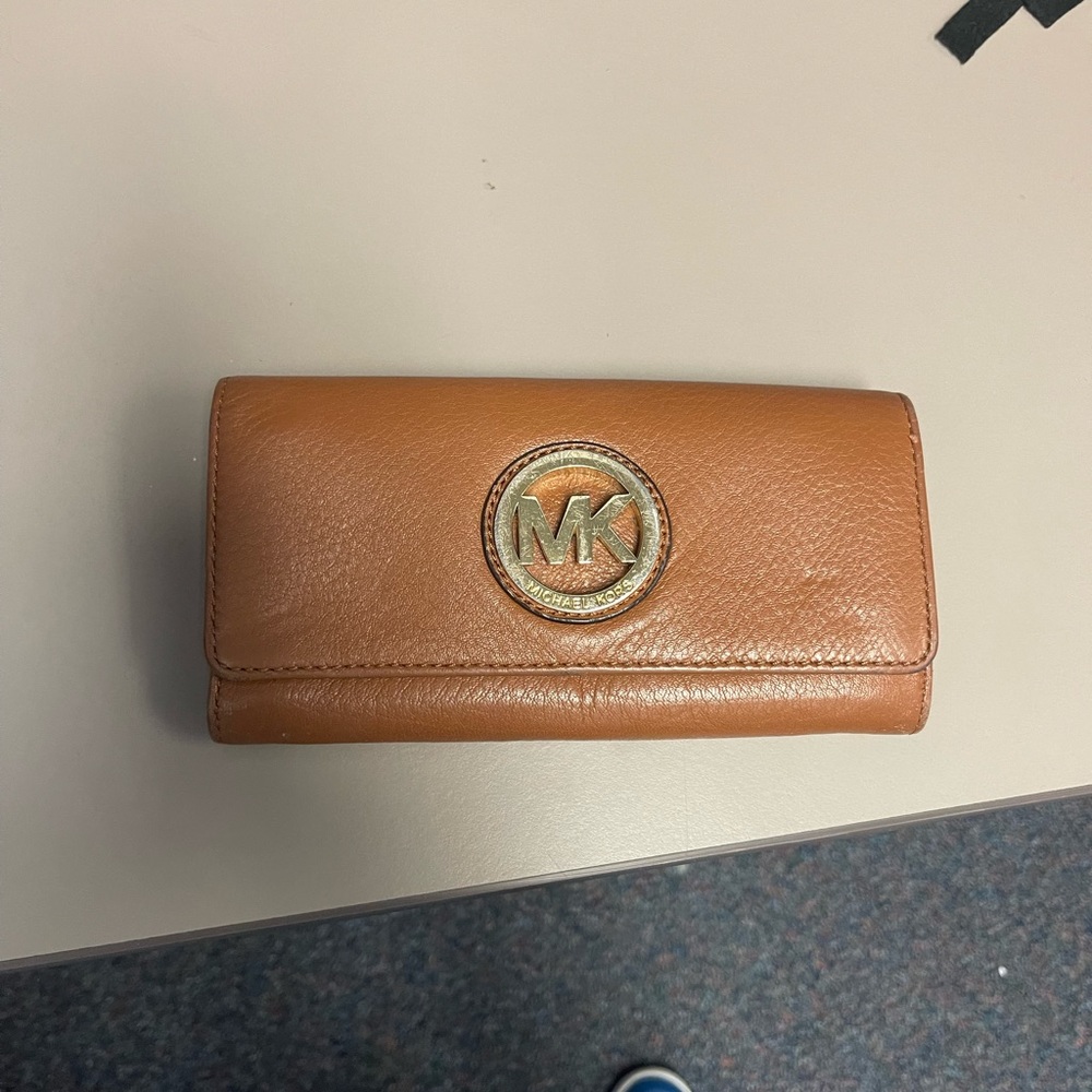 Michael Kors Two-Way Hand Tote and Shoulder Bag - Picture 8 of 12